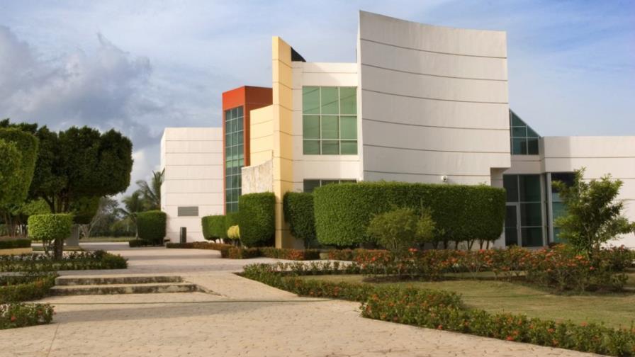 Cerca de mil jóvenes del ITLA quedarían sin estudios Cerca de mil jóvenes del ITLA quedarían sin estudios