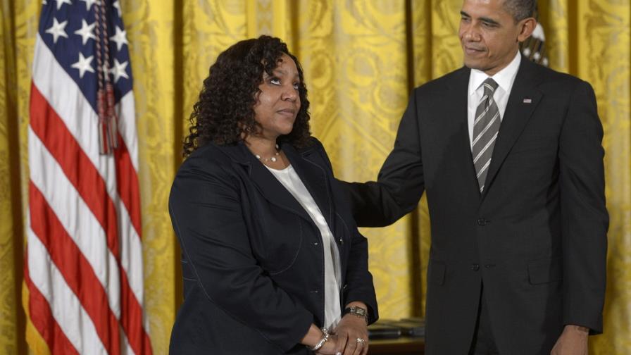 Obama rinde homenaje a maestras masacradas en escuela primaria en Connecticut