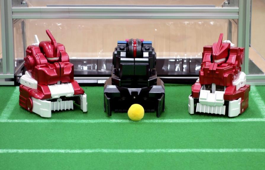 Presentan en Japón un robot futbolista para fomentar los niños ingenieros