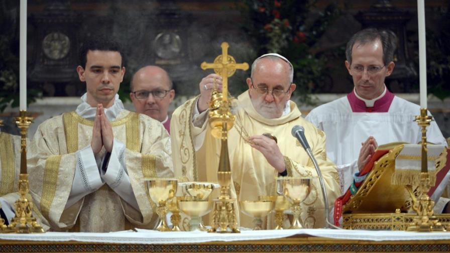 Papa Francisco pide a los argentinos que hagan caridad en lugar de ir a Roma