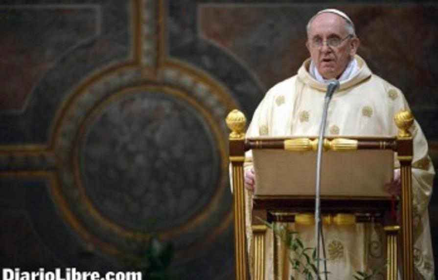 Homosexuales de NY enfrentan al Papa por llamar a una Guerra de Dios contra ellos