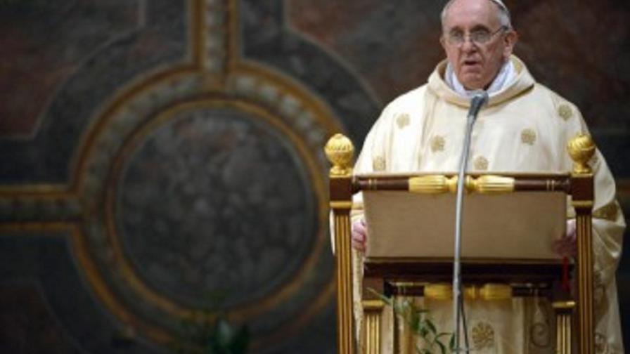 Homosexuales de NY enfrentan al Papa por llamar a una Guerra de Dios contra ellos