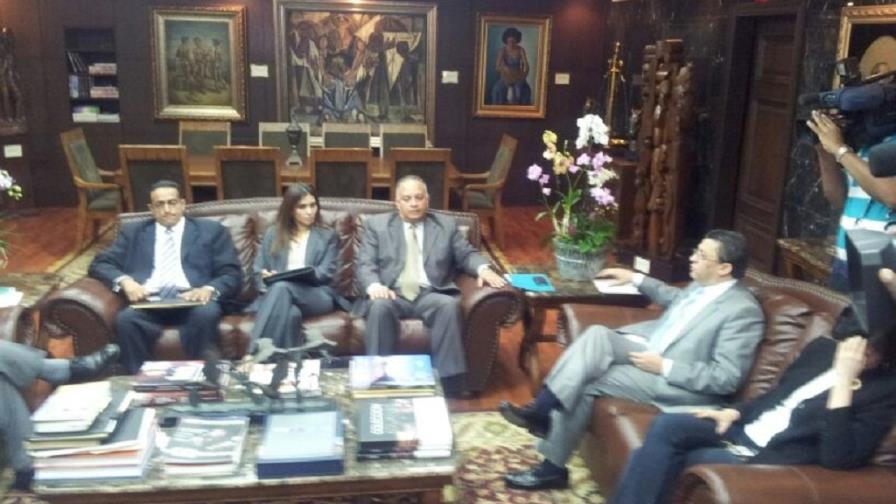 Aduanas y Barrick Gold tratan sobre doré retenido