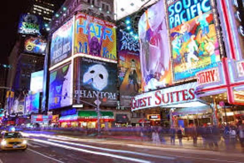 La icónica Times Square tendrá contenedores de reciclaje solares