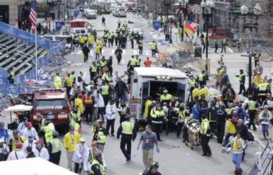 Dos explosiones en línea de meta de la maratón de Boston