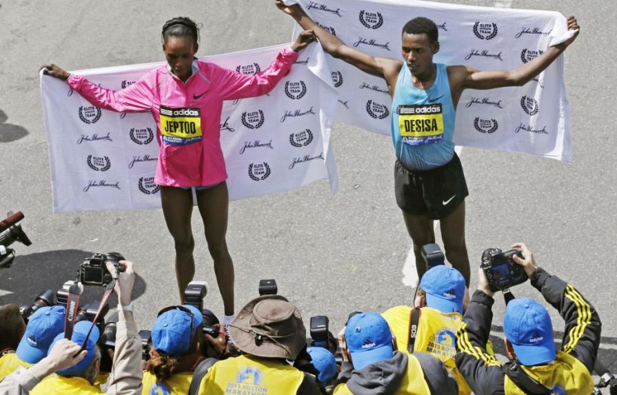 Etíope Desisa y keniana Jeptoo ganan en Boston