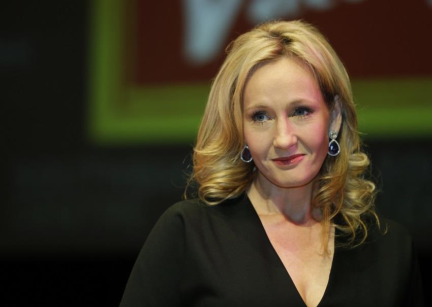 J.K. Rowling incursiona en la novela criminal