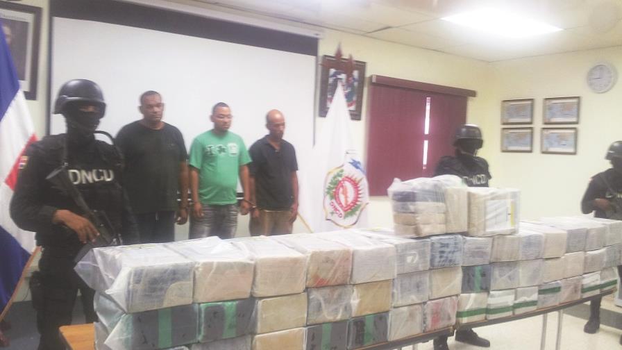 DNCD se incauta de 343 paquetes de cocaína y detiene a siete hombres DNCD se incauta de 343 paquetes de cocaína y detiene a siete hombres