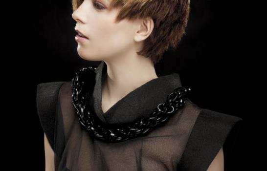 ¿Le temes a las tijeras? El pelo corto y rizado, tendencia de la temporada