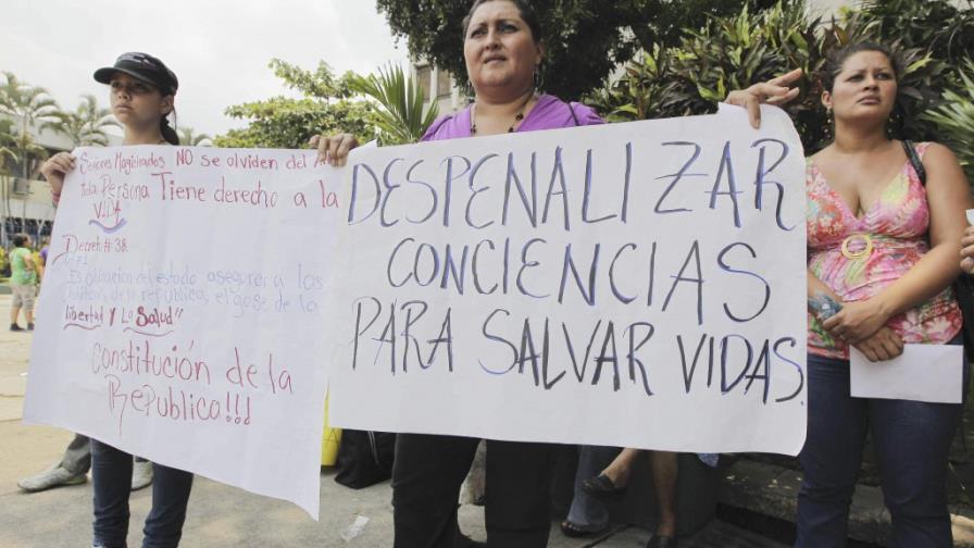 La penalización del aborto solo castiga a mujeres pobres en El Salvador