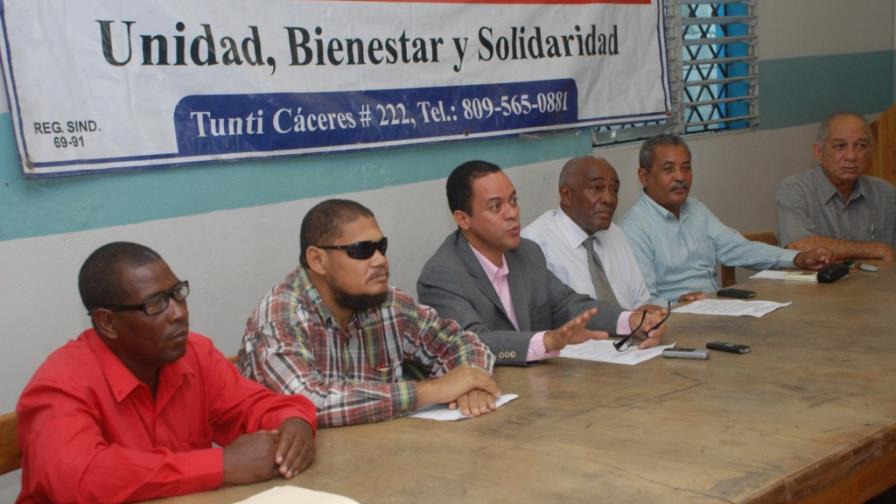 Cuatro centrales sindicales advierten que no negociarán la cesantía Cuatro centrales sindicales advierten que no negociarán la cesantía