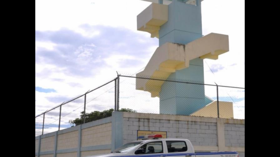 Escapa un recluso del Centro de Corrección de Rafey