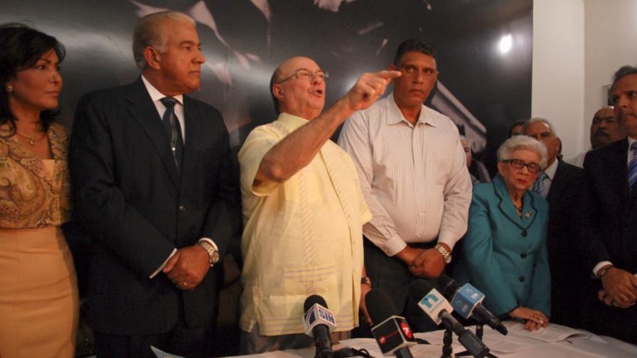 HM dice moverá masas; convoca Comisión Política