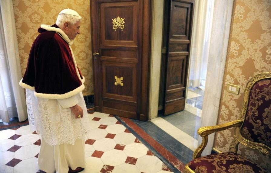Benedicto XVI dice que tomar la decisión de renunciar ha sido muy difícil