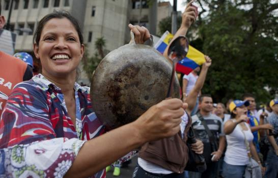 Cacerolazo contra Maduro ensordece a Venezuela