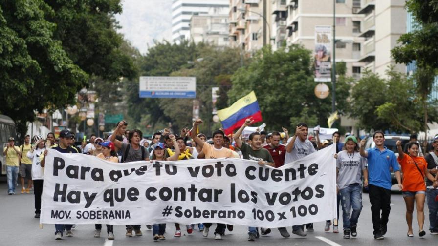 Maduro responsabiliza de muertos a Capriles y dice que tendrá que responder