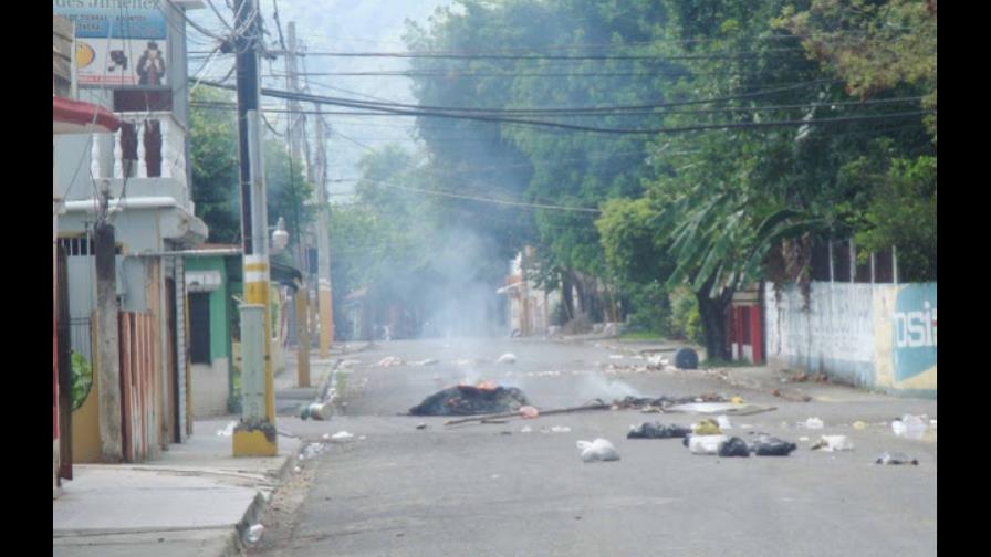Apagones generan violentas protestas callejeras en el Cibao