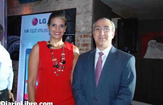 Claro y LG Mobile festejaron la llegada de nuevo el nuevo LG Optimus G