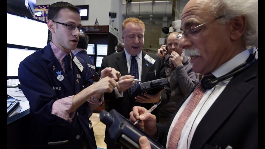 Wall Street sube un mínimo 0.09 % tras la apertura, pese al empuje de