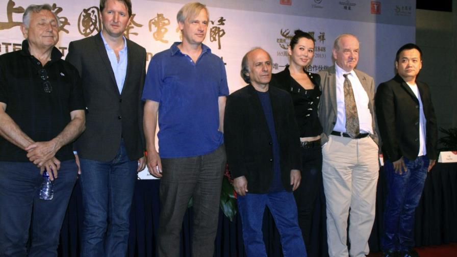 Comienza el Festival de Shanghái con Oliver Stone y actores asiáticos Comienza el Festival de Shanghái con Oliver Stone y actores asiáticos