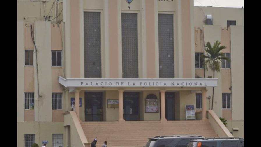 Hallan tres niños muertos en interior de un carro en San Cristóbal