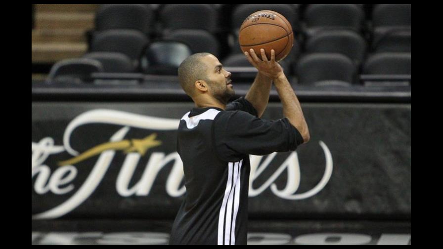 Tony Parker no piensa ahora en su lesión