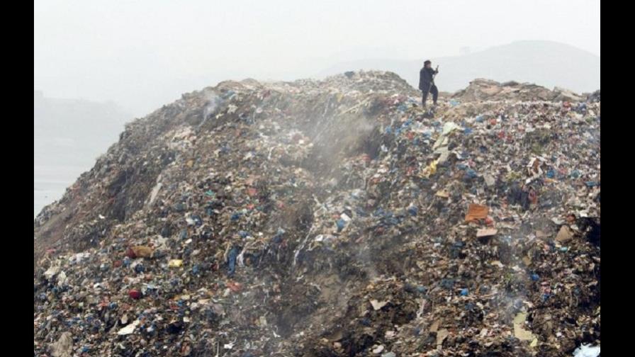 Más de 10,000 personas protestan contra incinerador de basura en China Más de 10,000 personas protestan contra incinerador de basura en China