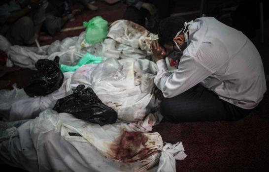 Egipto despide a los muertos de la masacre en medio de una espiral violenta