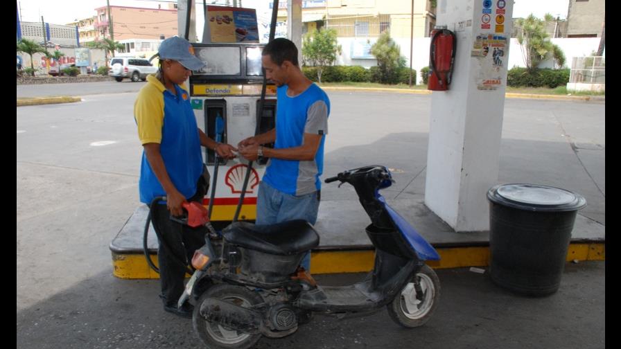 Precios de combustibles se mantienen sin variar