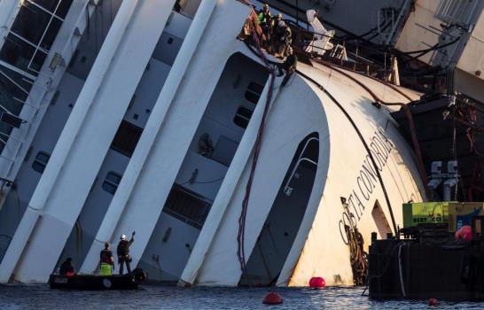 La operación de enderezamiento del Costa Concordia procede según lo previsto
