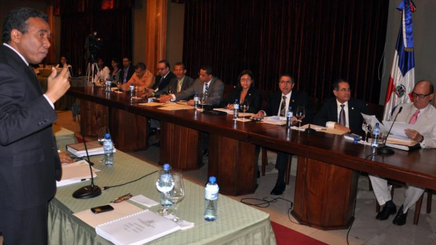 La DGII dice Félix Bautista paga sus impuestos