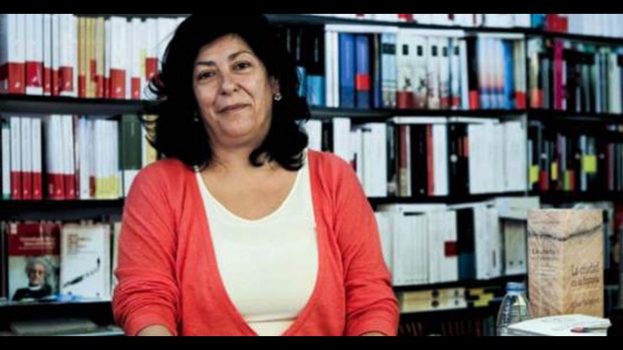 Grandes cree que la literatura erótica actual es solo novela rosa con sexo