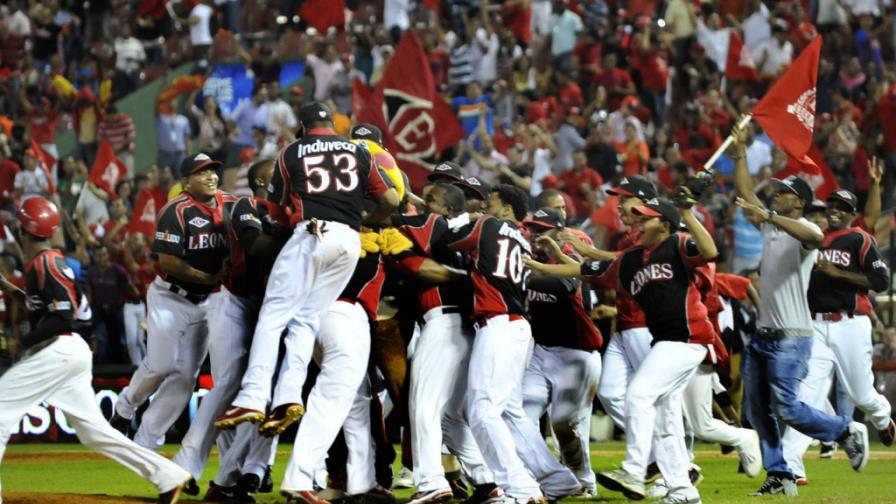 Mauro, el héroe escarlata Mauro, el héroe escarlata