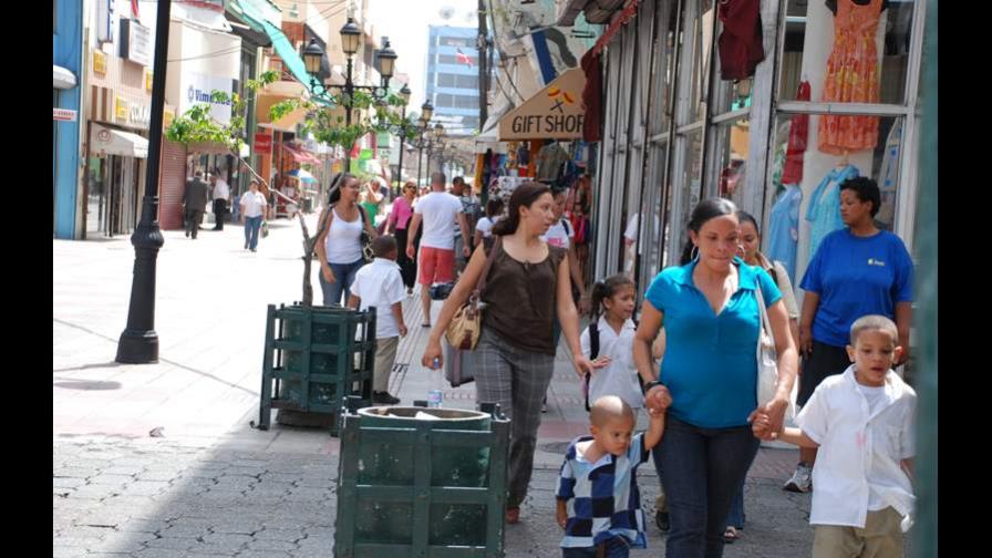 Las familias con dos padres están siendo cada vez menos frecuentes, según informe