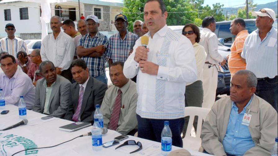 Inician construcción de viviendas para profesionales del agro