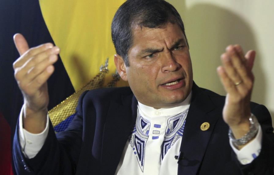 Correa logrará reelección en la primera vuelta de los comicios