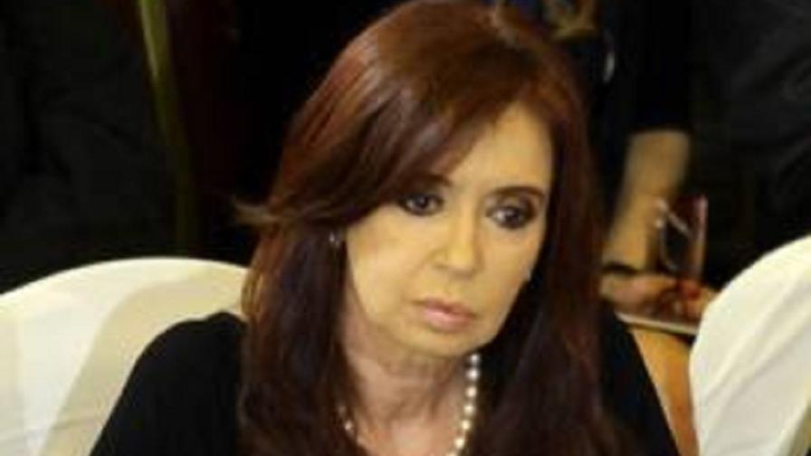 Presidenta argentina y alcalde porteño se enzarzan en guerra del árbol