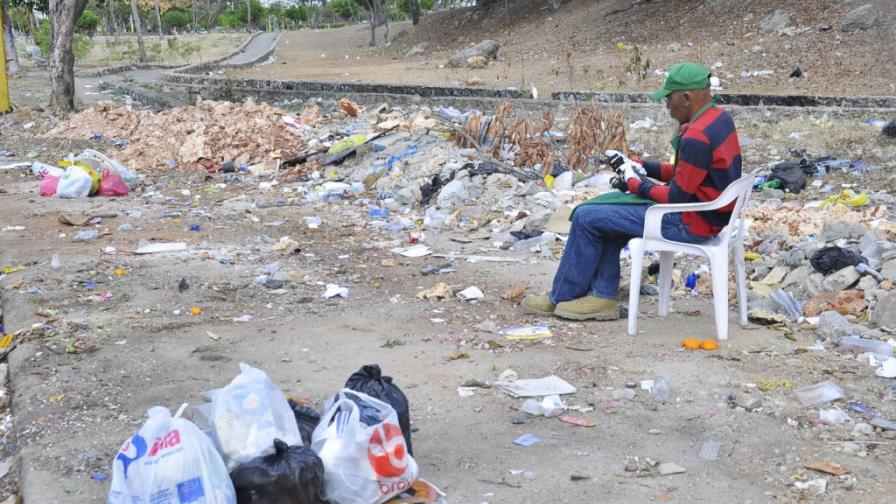 Avenida Iberoamericana es un largo basurero Avenida Iberoamericana es un largo basurero