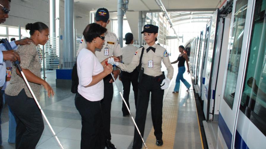 Tren del Metro se detiene por falla de una manguera
