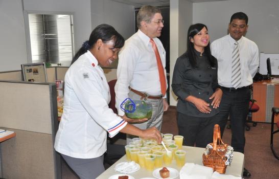 Chef Tita lleva su nueva cocina dominicana a Diario Libre