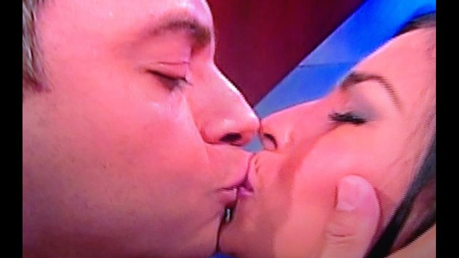 El beso de Lizbeth y Daniel...
