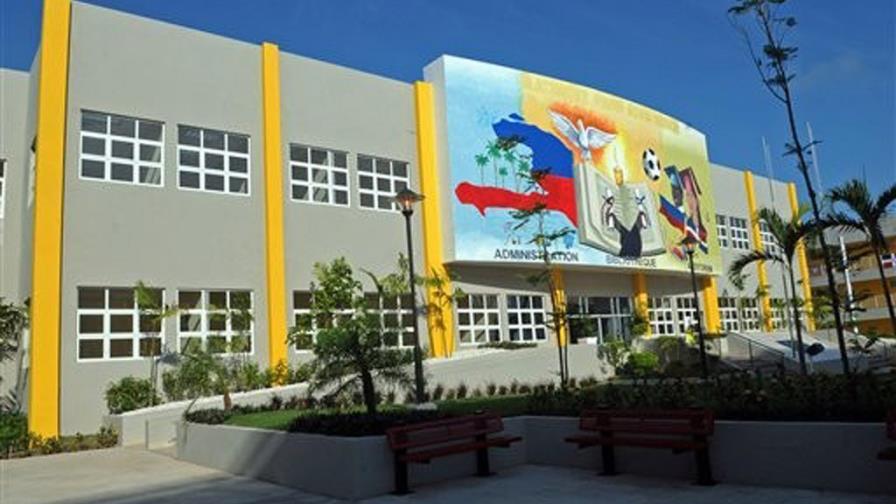 Estudiantes cierran universidad de Haití Estudiantes cierran universidad de Haití