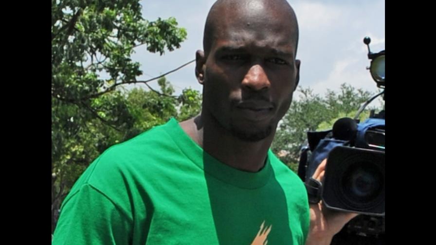 Chad Johnson excarcelado, ofrece disculpa a jueza