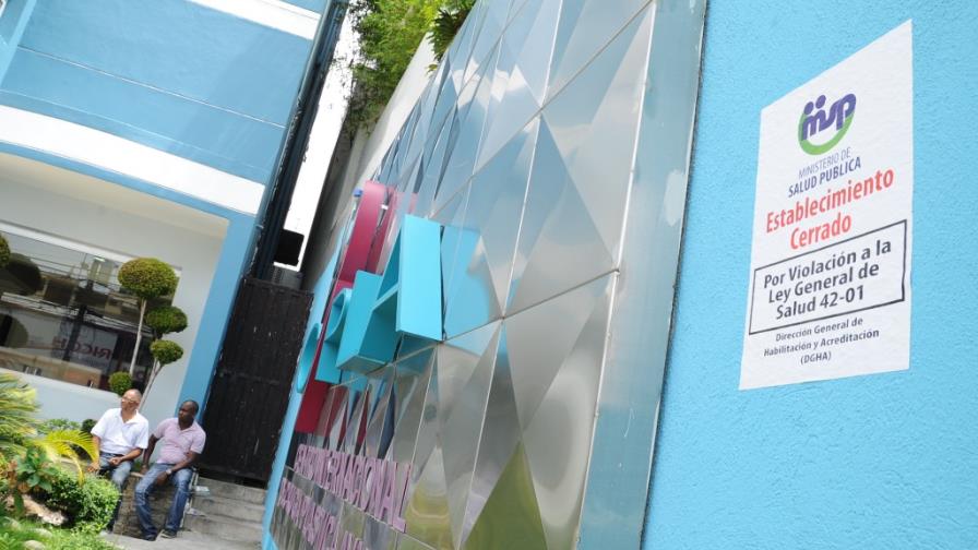 Salud Pública cierra varios centros médicos