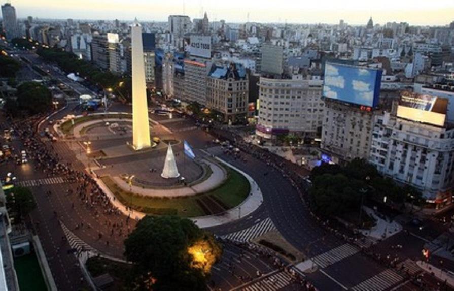 Cúpulas y rascacielos cuentan la historia de Buenos Aires desde las alturas
