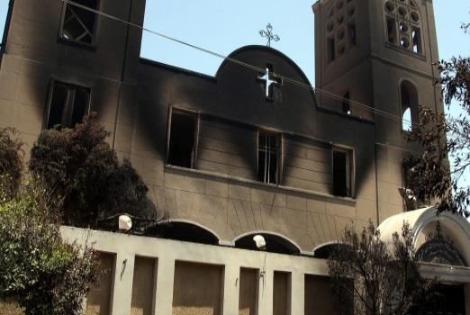 49 iglesias quemadas y decenas de instituciones cristianas atacadas en Egipto