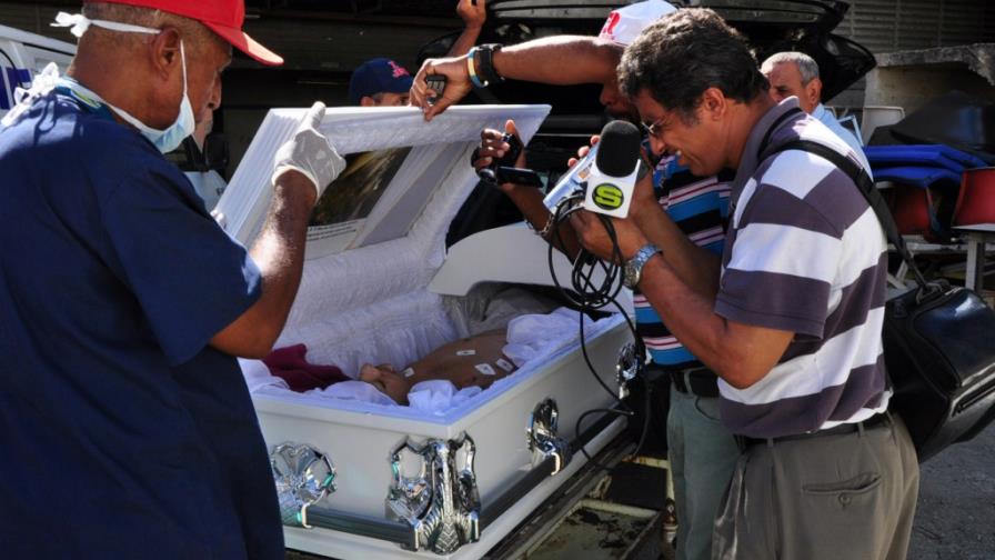 Mueren dos durante un tiroteo en Santiago