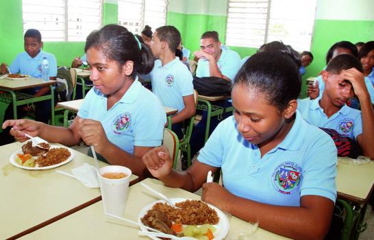 Comienza la distribución de almuerzo en las escuelas