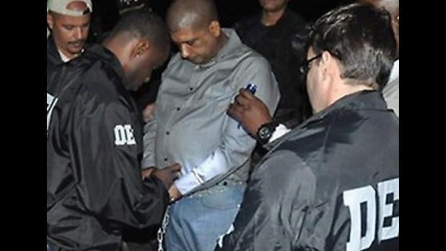 Un jubiloso Toño Leña es sentenciado a seis años en Puerto Rico