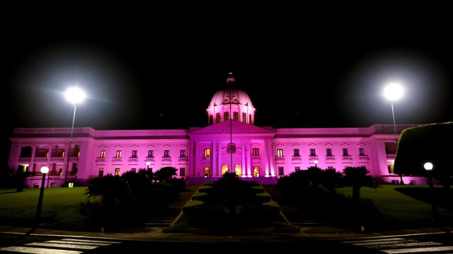 Edificios gubernamentales estarán iluminados de rosado por campaña contra el cáncer Edificios gubernamentales estarán iluminados de rosado por campaña contra el cáncer